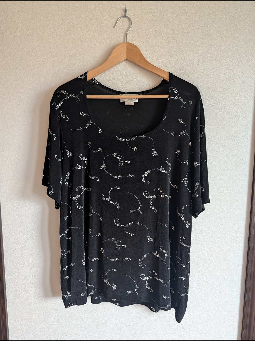 Vintage Y2K Frazier Lawrence Black Floral Print Scoop Neck Stretch Tee